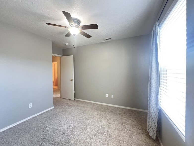 Building Photo - 9656 W Shelborne Dr
