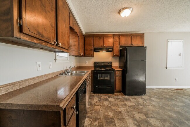 Building Photo - 44 Arnold Rd