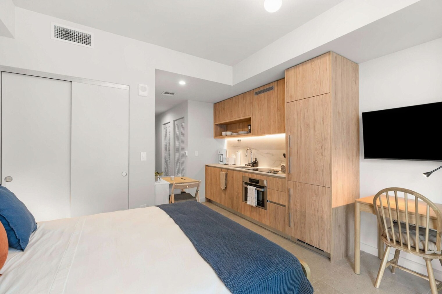 Building Photo - 11 NE 6th St