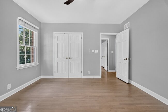 Building Photo - 4854 Springfield Dr