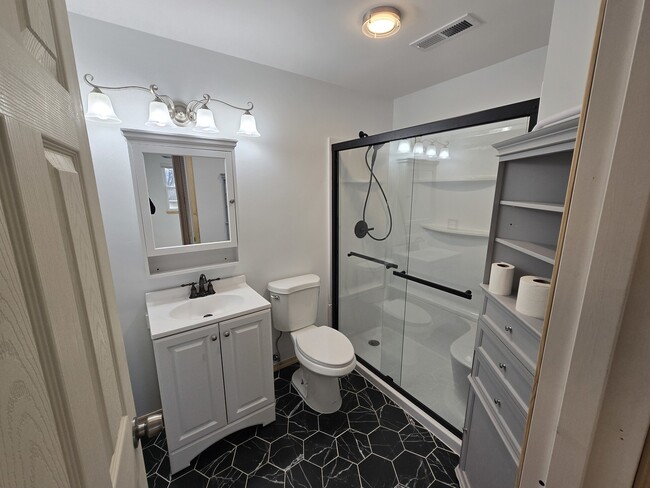 Building Photo - 3352 E 2059th Rd