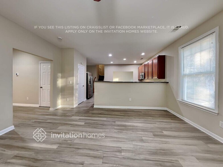 Building Photo - 4328 Savannah Dr