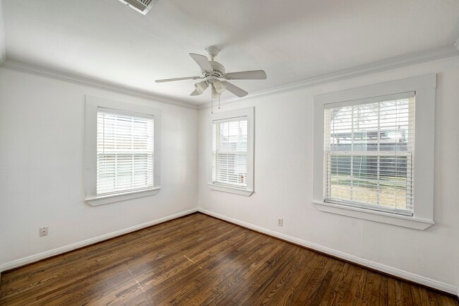 Building Photo - 1823 Angeline St