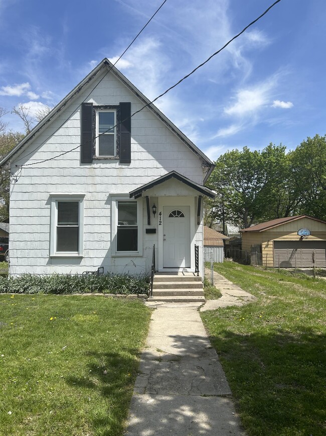 Primary Photo - 412 S Gardiner Ave