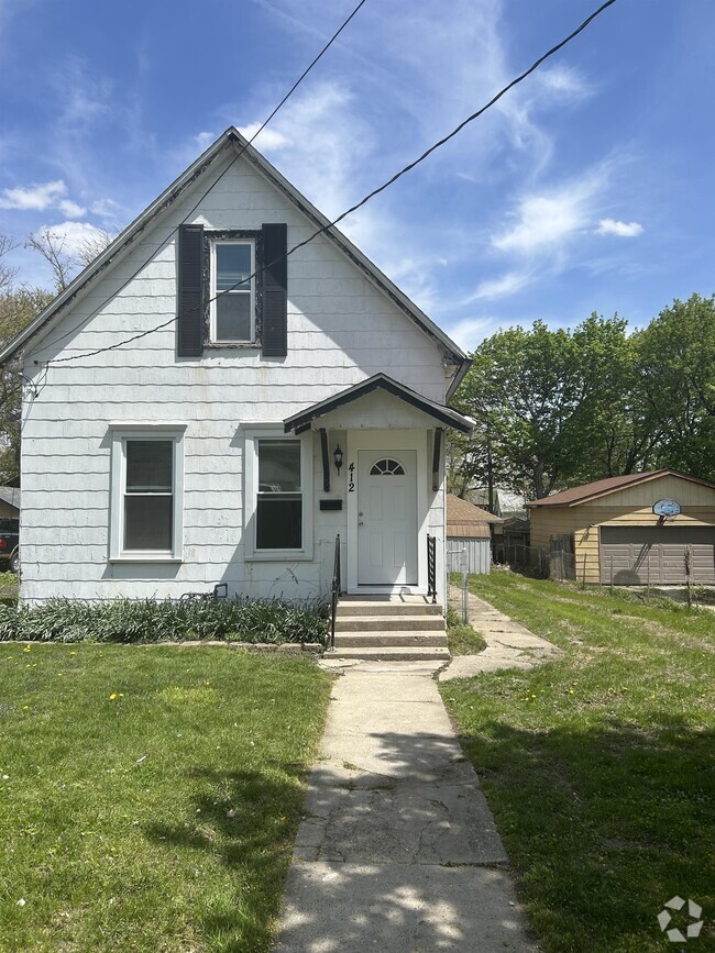 Building Photo - 412 S Gardiner Ave