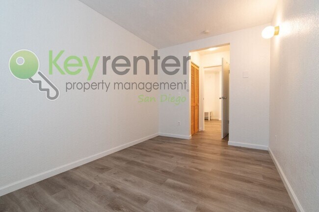 Building Photo - Walking distance to Fashion Vally Mall |2 minute drive to both North and South 163, as well as I-8