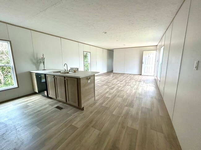 Building Photo - 575 Payne Creek Est