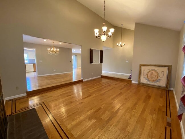 Building Photo - 503 Glasgow Ct