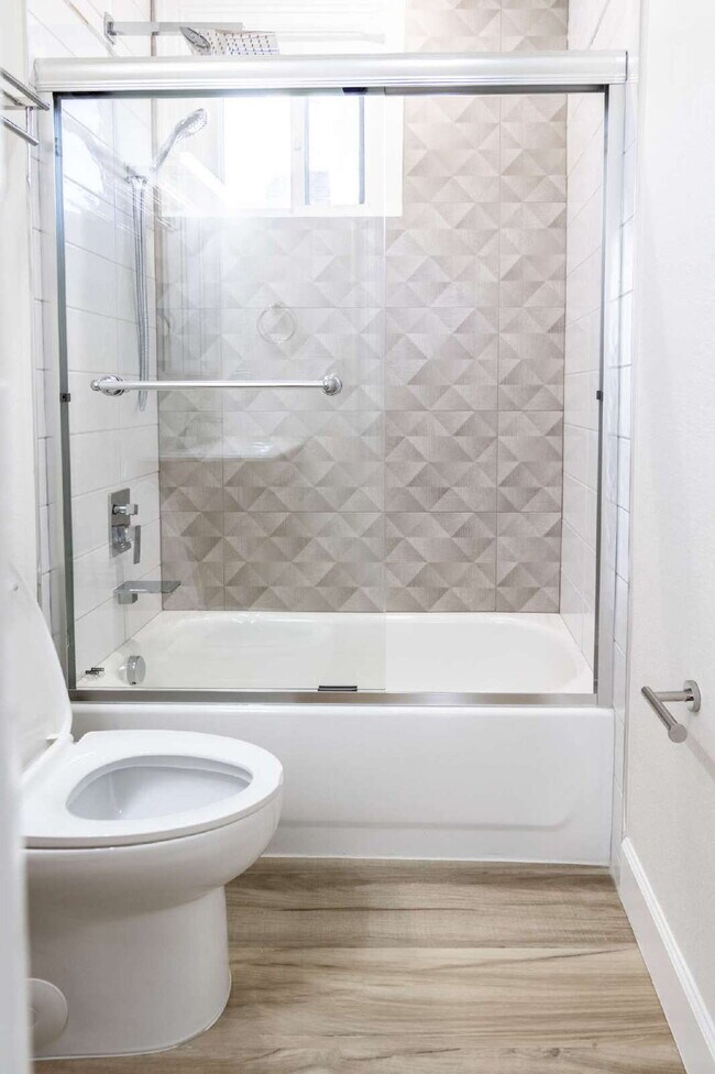 Building Photo - "COMING SOON" Stunning Remodeled Patio Hom...
