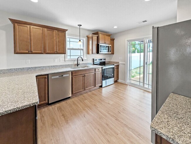 Building Photo - ALMOST NEW HOME IN SPARTANBURG READY FOR A RENTER!