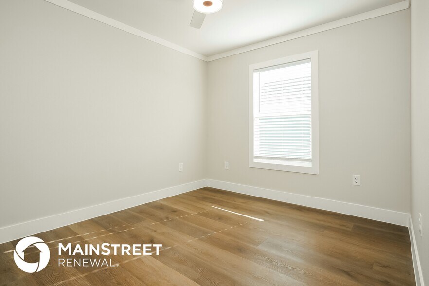 Building Photo - 2104 Belzise Terrace