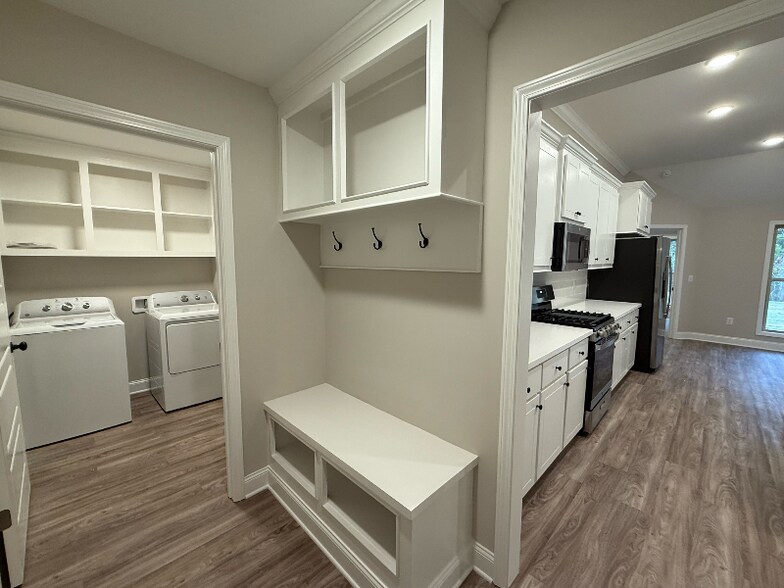 Building Photo - 546 Patrick Farms Dr