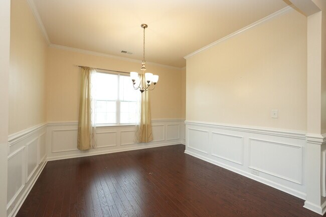 Building Photo - Modern 4BR 3.5BA w/ Updated Kitchen + Screened Porch + Wraparound Island in Bryton