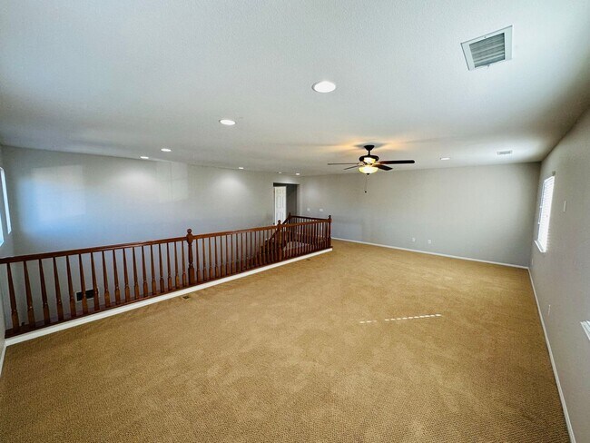 Building Photo - Oversized 5 bedroom Copper Canyon Murrieta...