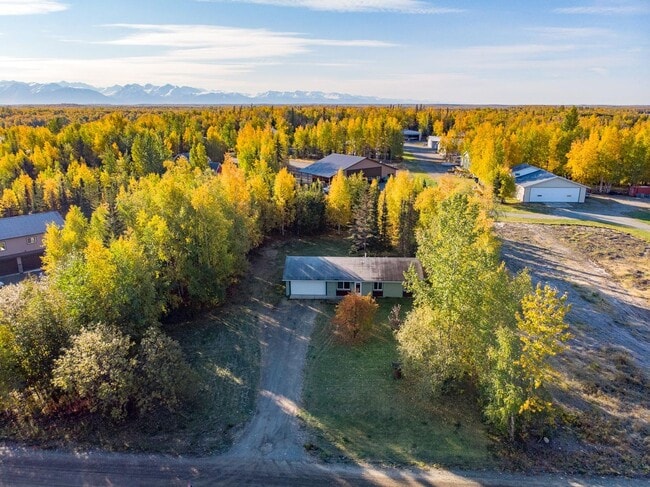 Building Photo - 3 BEDROOM | 2 BATHROOM | 2 CAR GARAGE | AI...