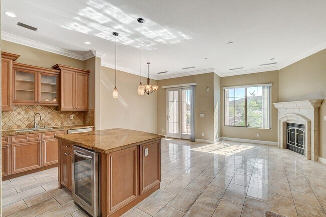 Building Photo - Luxury Resort Style Condo in Lake Las Vegas