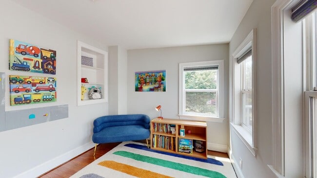 Building Photo - 1700 D St SE