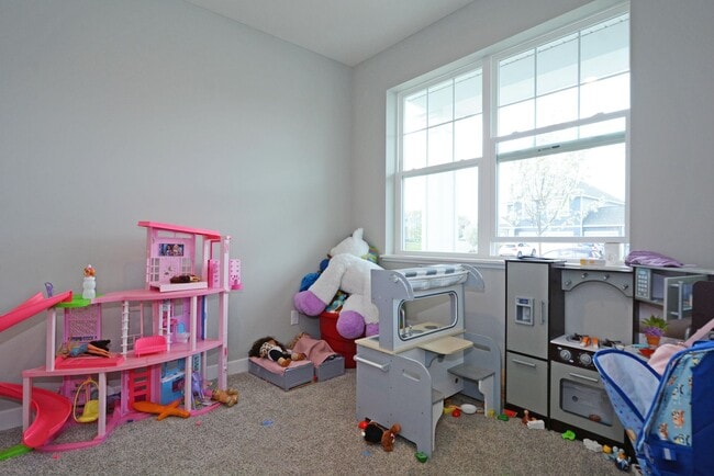 Building Photo - Beautiful 4-Bedroom Home with Modern Finishes & 2 Car Garage!