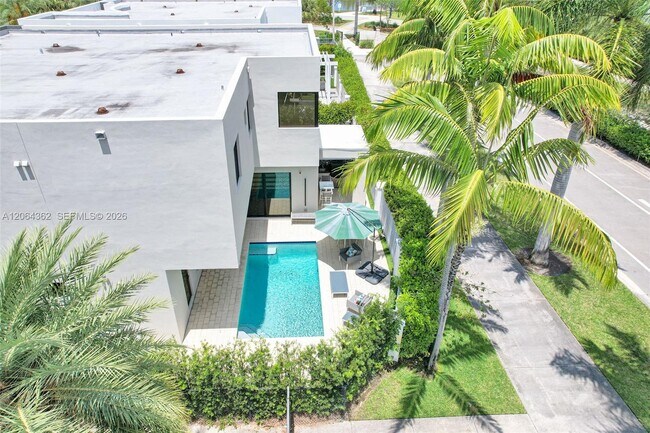 Building Photo - 7509 NW 99th Ave