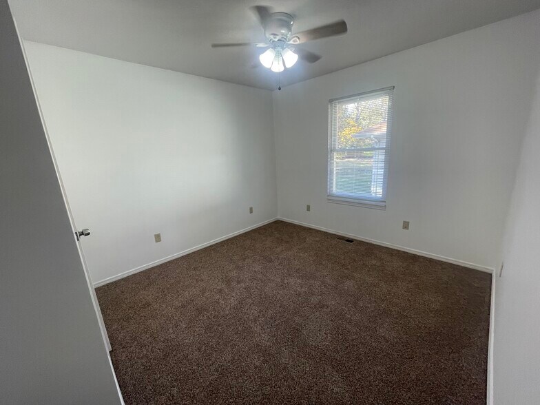 Building Photo - 317 S Market St