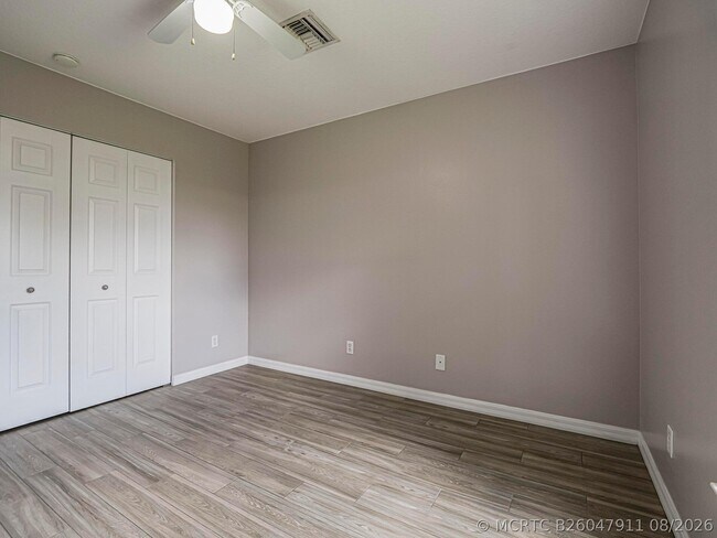 Building Photo - 1456 25th Ct SW