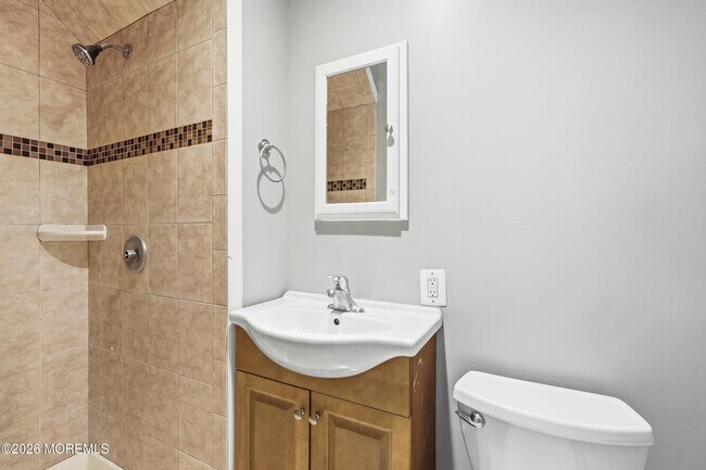 Building Photo - 644 Ocean Ave