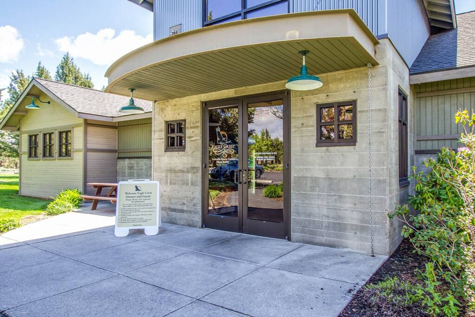 Building Photo - 11043 Village Loop