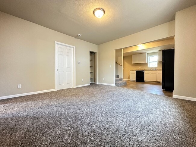 Building Photo - 3 Bedroom 2 Stall Detached Garage Fairgrounds