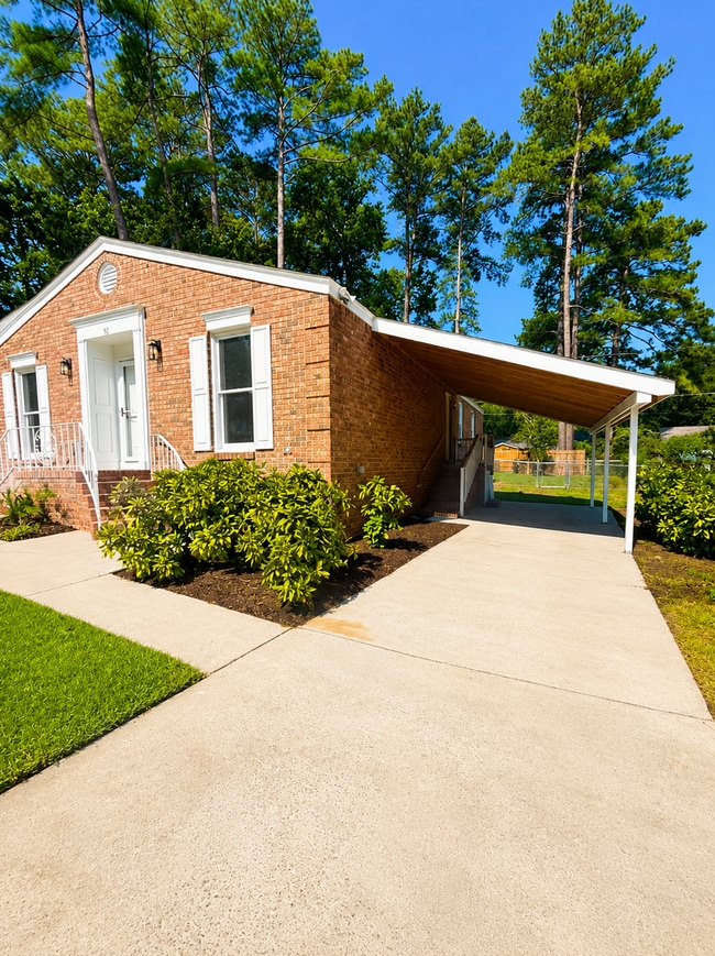 Building Photo - 92 Churchill Cir