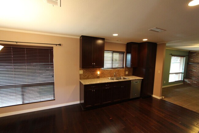 Building Photo - $500 OFF Move-In | Single-Level Home with Mt. Elden Views | Backyard Backing Greenspace