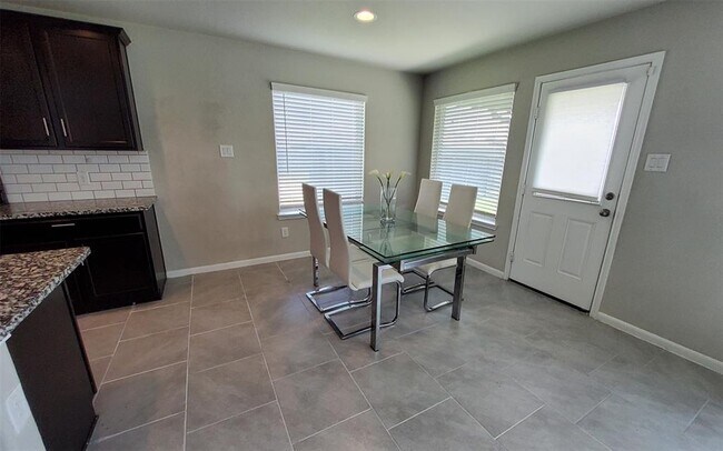 Building Photo - 3303 Zephyr Park Ln