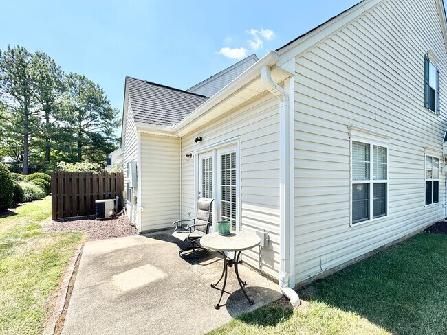 Building Photo - 1 Cambridge Oak Cir