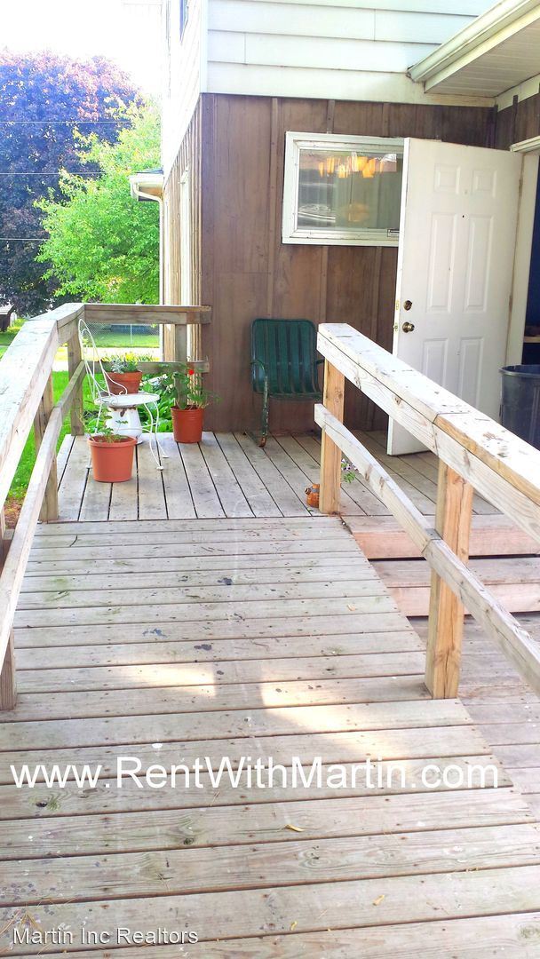 Building Photo - 3 br, 2 bath House - 212 Wellington St