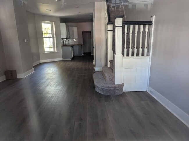 Building Photo - Gorgeous Home - Carroll Park