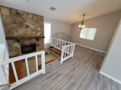 Building Photo - 180 Moonshadow Ct