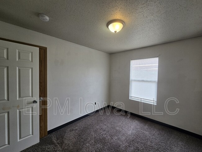 Building Photo - 60 Miller Ave SW