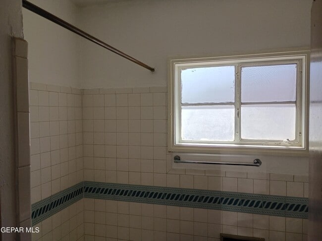 Building Photo - 4704 Clifton Ave