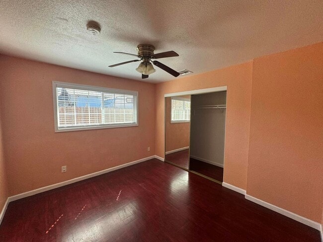 Building Photo - Home for Rent in Rio Linda