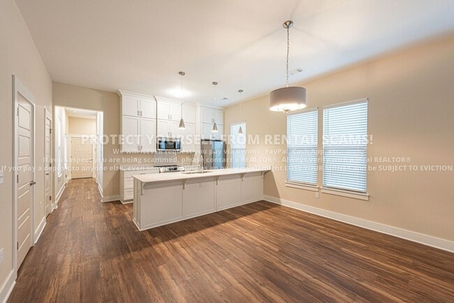 Building Photo - 101 S Hill Ave