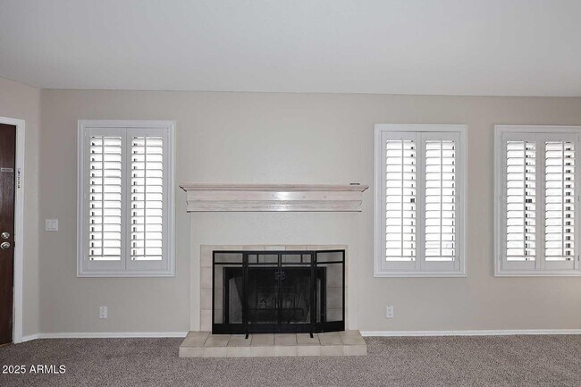 Building Photo - 4331 E Siesta Ln