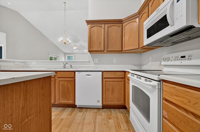 Building Photo - 5935 Monticello Square Ln