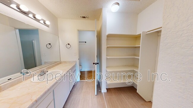 Building Photo - 1233 Bundy Ct