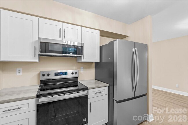 Building Photo - 697 Rebecca Jane Dr