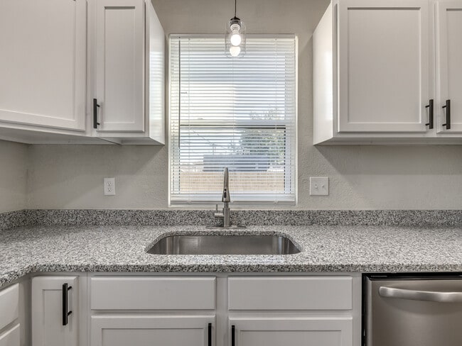 Building Photo - 146 N Donald Ave