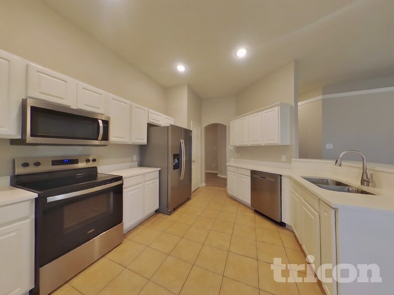 Building Photo - 6129 Tilapia Dr