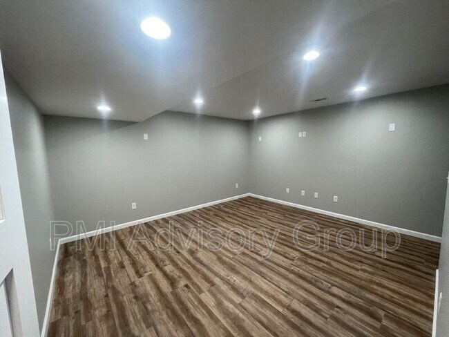 Building Photo - 7416 SW 27th St