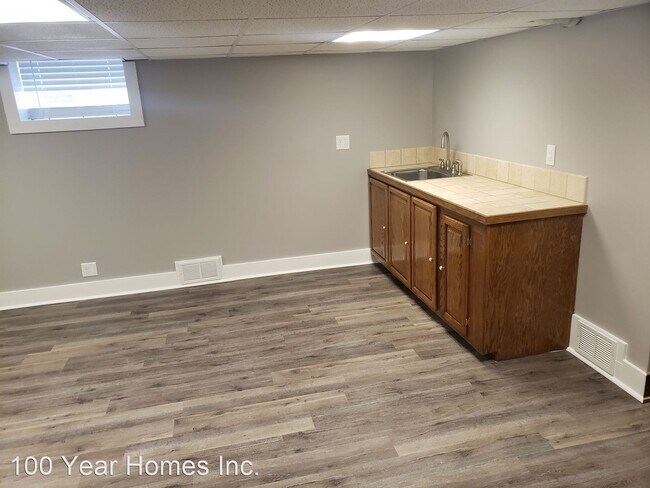 Building Photo - 4 br, 2 bath House - 5233 S. 49th Street