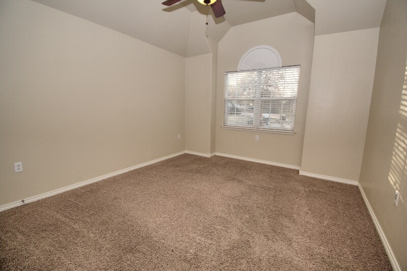 Building Photo - 1212 Jeannie Ln