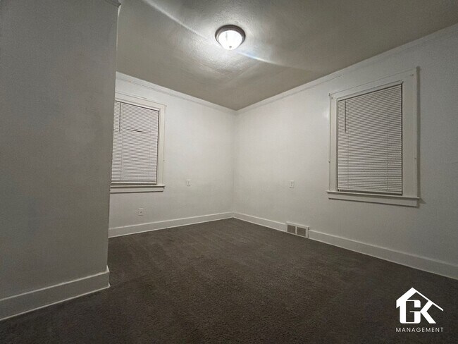 Building Photo - 2425 Clements St
