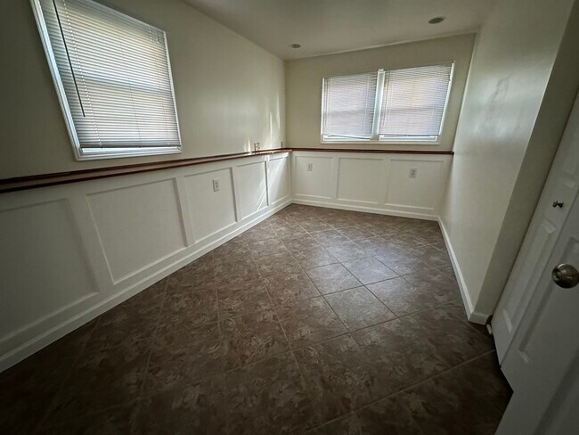Building Photo - 2504 Brook Ln
